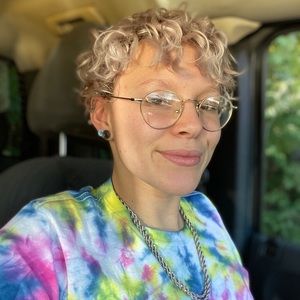 Meet your Posher, Carina